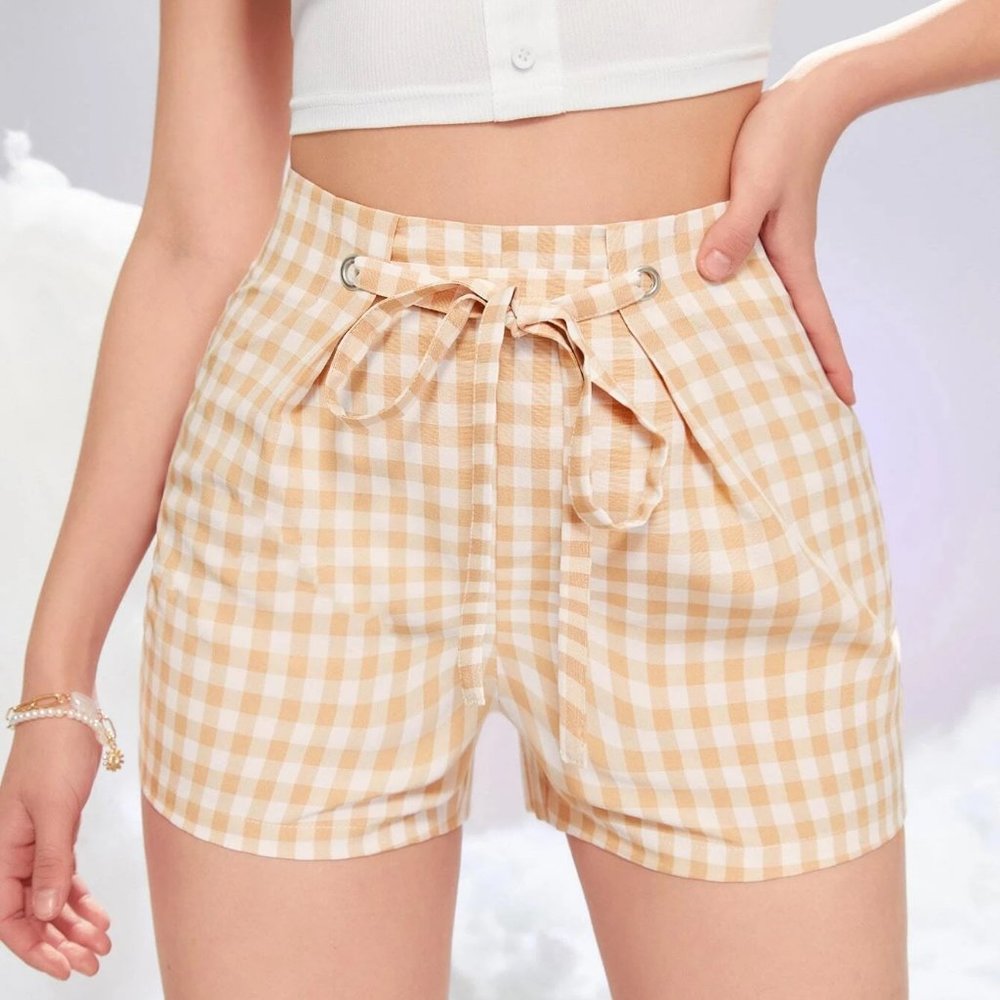 ✅ SALE NEW!  Sizes 4, 6 or 8/10 Gingham Eyelet Grommet Knot Front Shorts